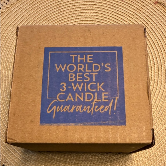 Bath & Body Works Brown Sugar & Fig Candle - Picture 2 of 2